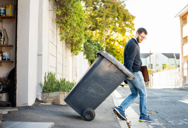 Best Yard Waste Removal  in Kenosha, WI